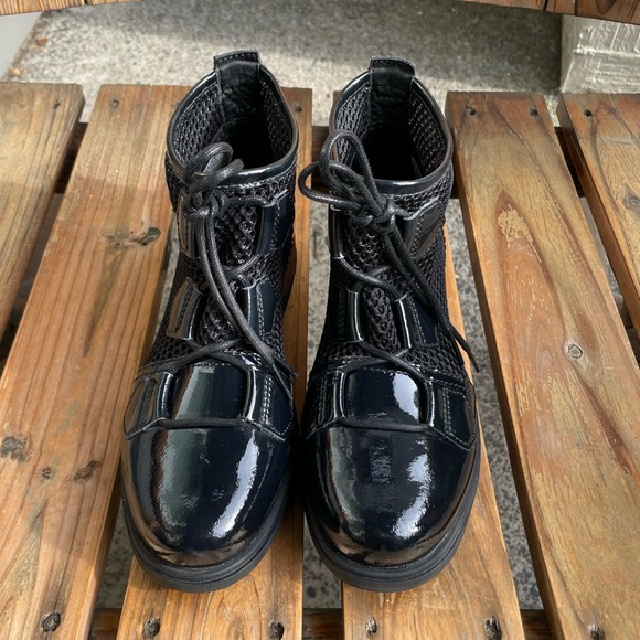 Sorel Major Black Patent Mesh Boot Size 6 Leather Ankle Bootie - Picture 10 of 16